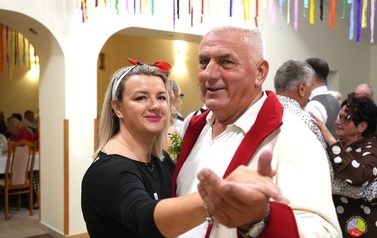 Tradycyjne wesele w klimacie lat 50-tych (59)