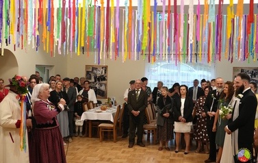 Tradycyjne wesele w klimacie lat 50-tych (37)