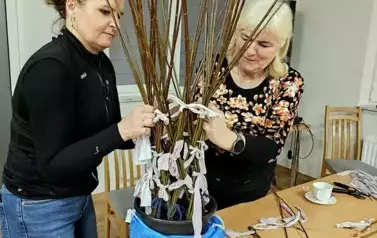 Wyplatanie drzewek z wikliny Czerteż 2025 (20)