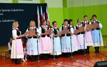 WIECZORNICA PATRIOTYCZNA-SP STRACHOCINA 2025r (79)