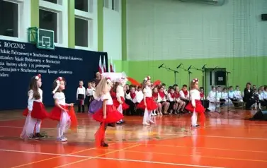 WIECZORNICA PATRIOTYCZNA-SP STRACHOCINA 2025r (69)