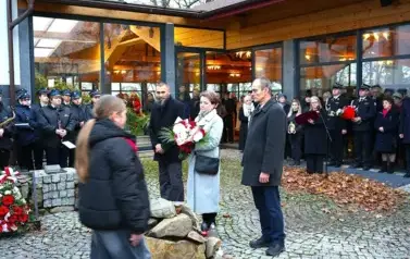 WIECZORNICA PATRIOTYCZNA-SP STRACHOCINA 2025r (32)