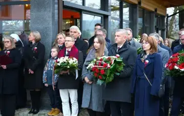 WIECZORNICA PATRIOTYCZNA-SP STRACHOCINA 2025r (21)