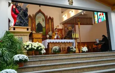 WIECZORNICA PATRIOTYCZNA-SP STRACHOCINA 2025r (9)