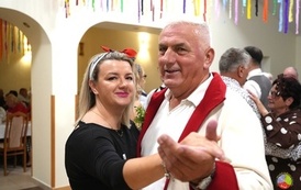 Tradycyjne wesele w klimacie lat 50-tych (59)