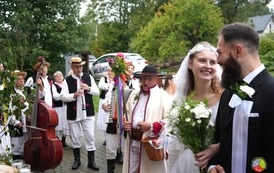 Tradycyjne wesele w klimacie lat 50-tych (21)
