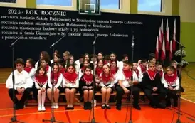 WIECZORNICA PATRIOTYCZNA-SP STRACHOCINA 2025r (51)