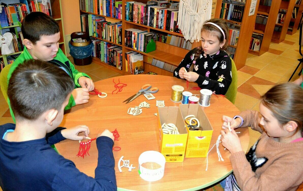 Zdjęcie do Zakończyły sie warsztaty w Bibliotekach Gminnych