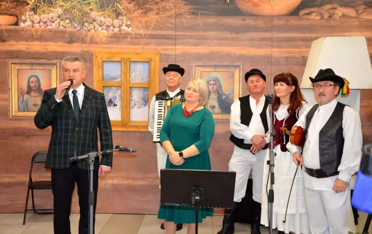 Zdjęcie do Uroczyste Otwarcie  XXVIII Wystawy ,,Tradycje Świąt Bożego Narodzenia"