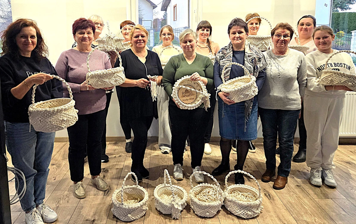 Zdjęcie do WIELKANOCNY KOSZYK MAKRAMOWY